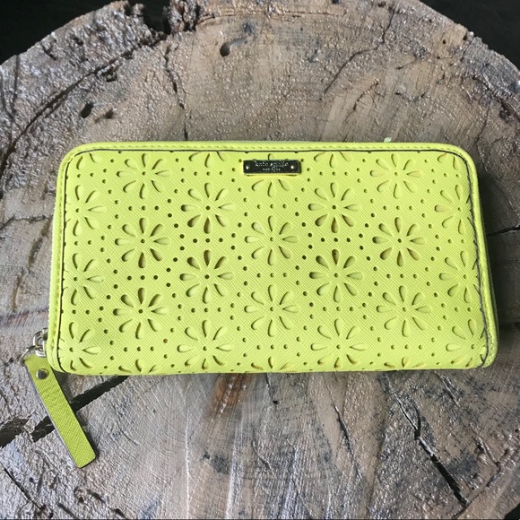 kate spade Handbags - 💛 HOST PICK 💛 Wallet | Kate Spade